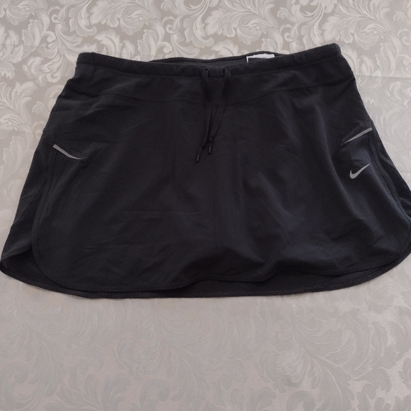 NWT Nike Dri-Fit Charcoal Grey Athletic Skort - Picture 1 of 8